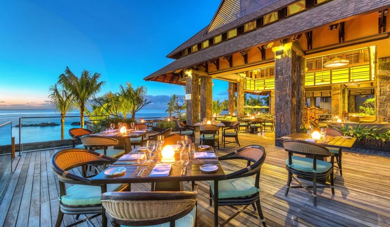 The Westin Turtle Bay - Seasonal Tastes Terrace at Night